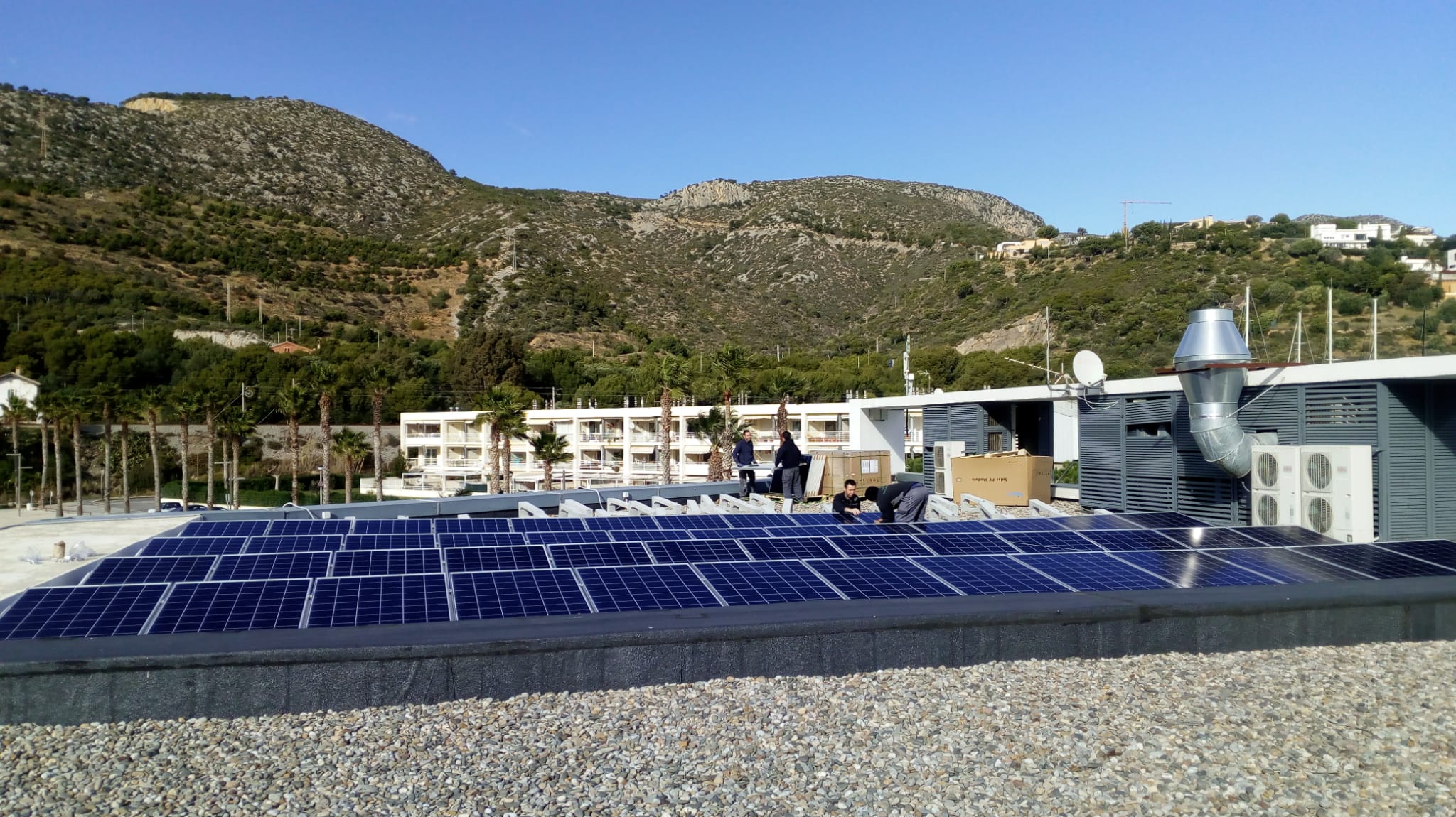 Instalación placas solares de Port Ginesta